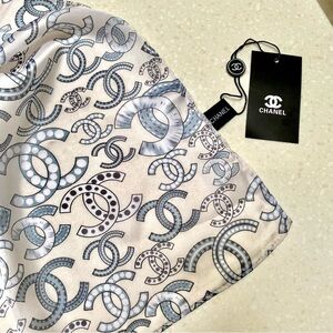 100% Silk Large Chanel spring summer scarf/body wrap w luxury resort vacay vibe